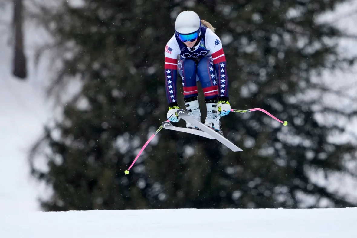 林賽·沃恩 (Lindsey Vonn) 在女子速降比賽中遭遇嚴重車禍