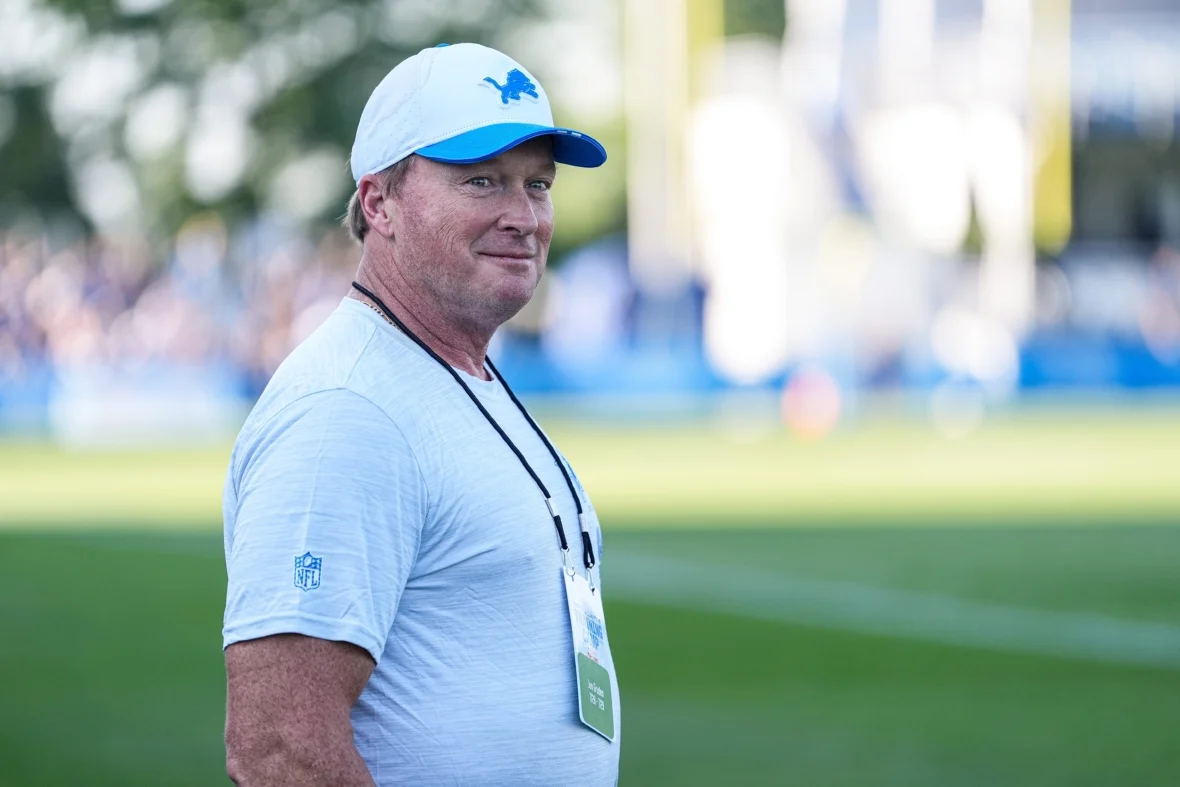 喬恩·格魯登在訴訟中尋求 NFL 巨額賠償