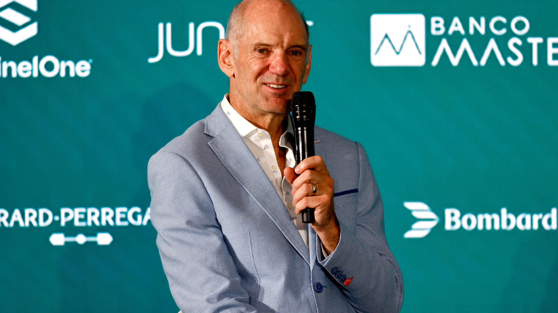阿德里安·紐維（Adrian Newey）向 F1 競爭對手發出警告，因為“激進”的 AMR26 設計被曝光