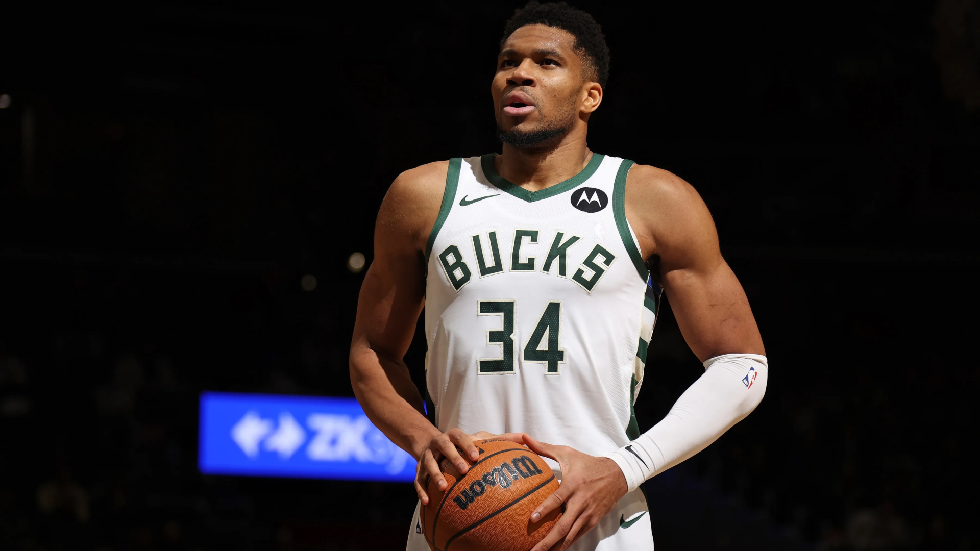 NBA球星揚尼斯·阿德托昆博入股女子超級聯賽球隊