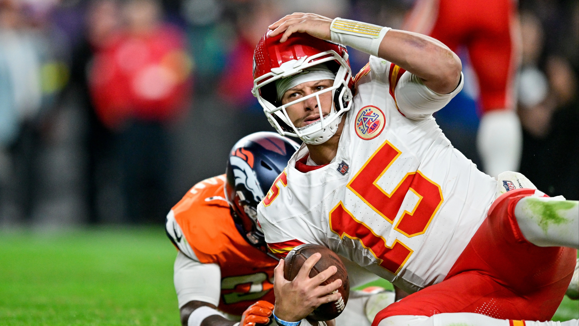 堪薩斯城酋長隊儘管遭遇 NFL 重磅炸彈，但仍面臨 5500 萬美元的黑洞，特拉維斯·凱爾斯的合同仍存在疑問