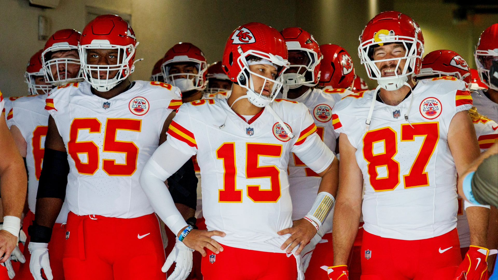 NFL 收入最高的後衛剛剛對“密友”特拉維斯·凱爾斯的 2026 年計劃做出了重大暗示