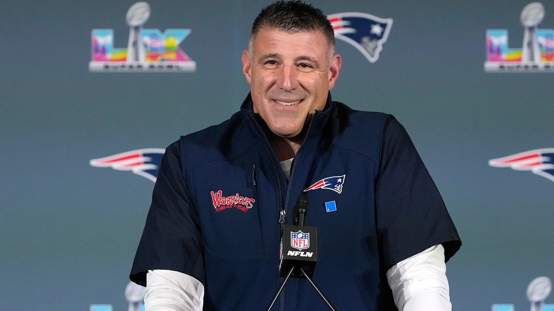 邁克·弗拉貝爾（Mike Vrabel）向重建破碎的超級碗王朝的愛國者隊發出“脆弱”的四個字信息