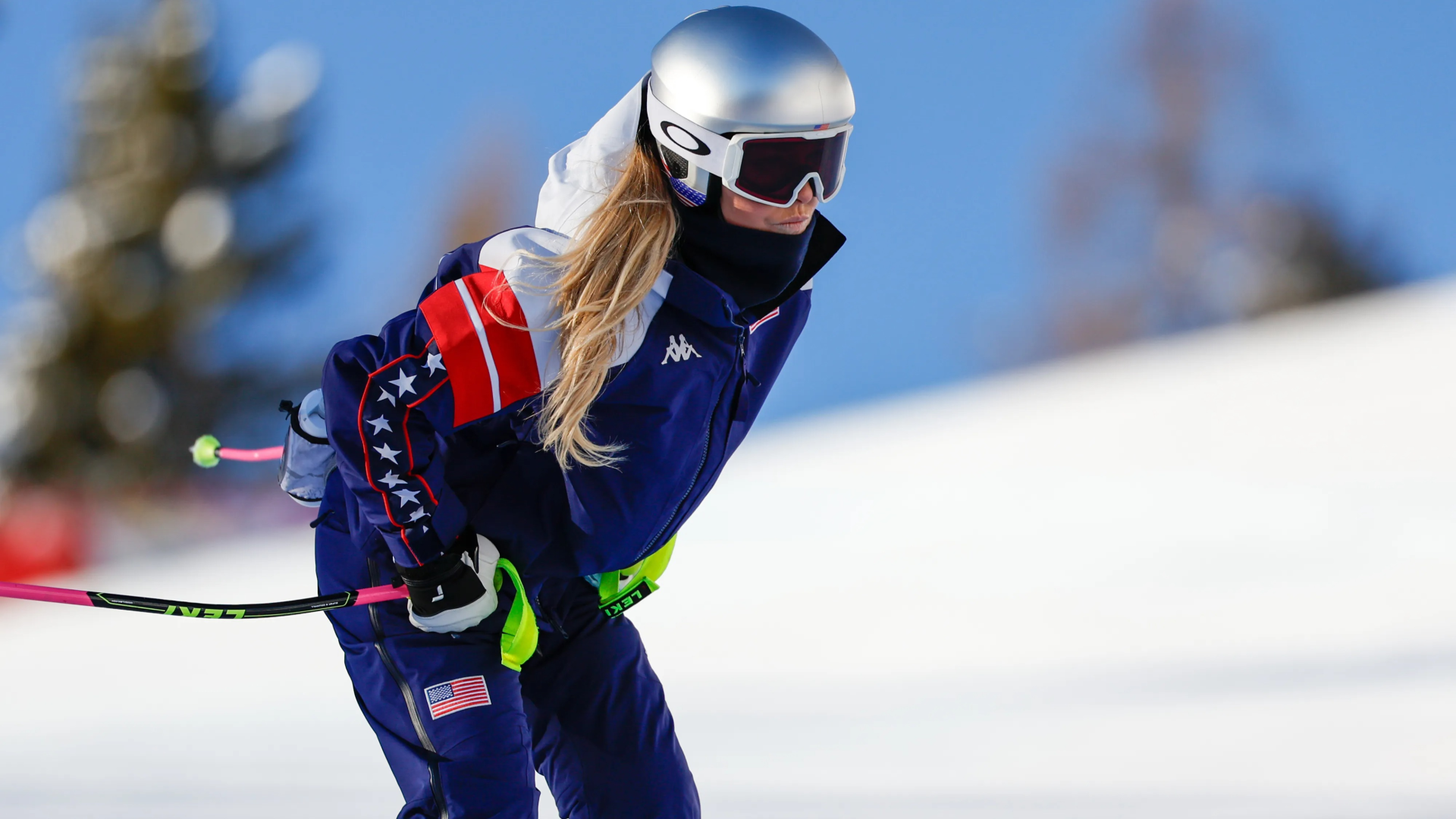 林賽·沃恩 (Lindsey Vonn) 在冬奧會跑步比賽中僅用 13 秒就遭遇嚴重撞車事故，在前交叉韌帶撕裂幾天后被空運下山