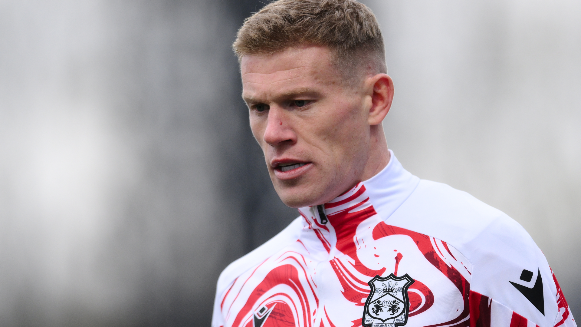 詹姆斯·麥克林（James McClean）回應稱，他在回到愛爾蘭的第一場比賽后拒絕在新聞發布室講話