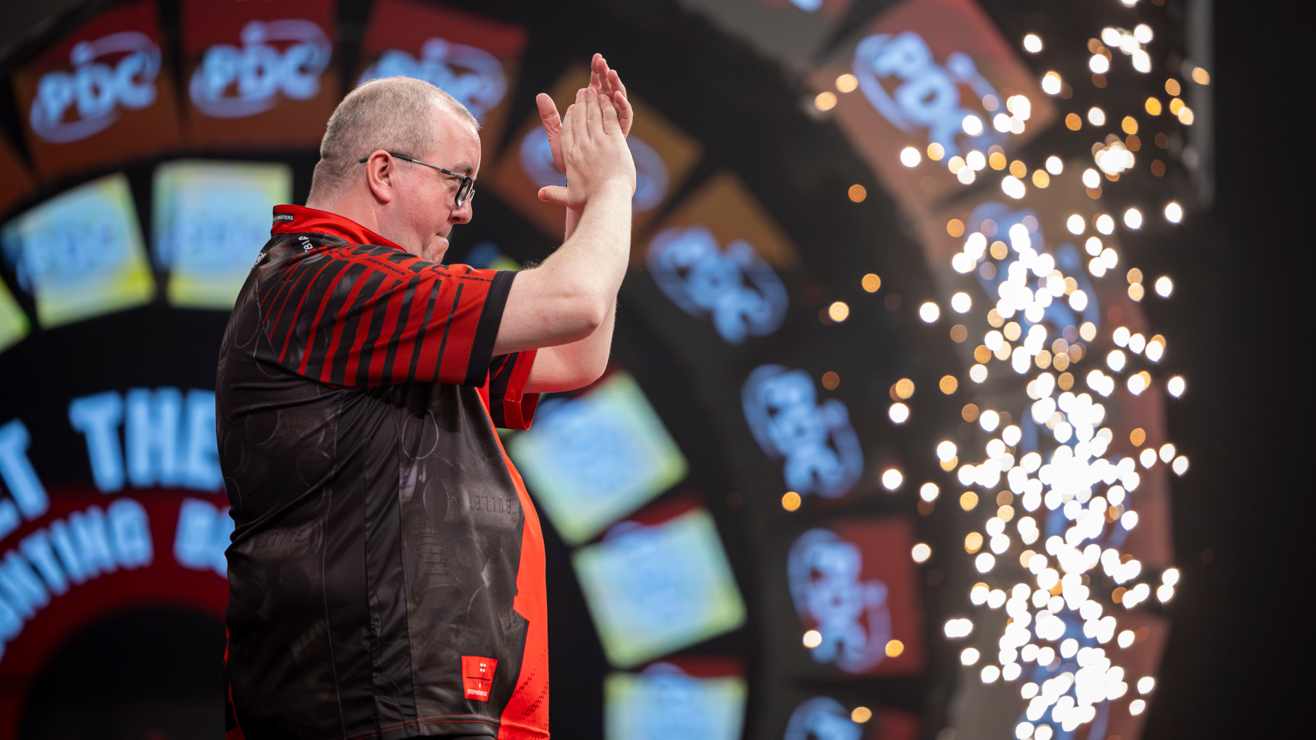 “人們看不見”——斯蒂芬·邦廷 (Stephen Bunting) 在世界飛鏢錦標賽期間訪問 A&E 時暢所欲言