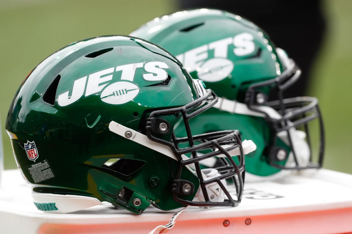 New York Jets would ‘absolutely’ discuss trade for No. 1 pick