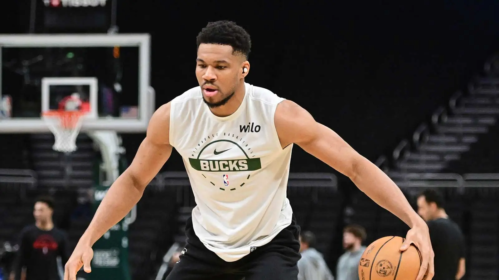 扬尼斯·阿德托昆博终于在对阵凯尔特人的比赛中小腿受伤回归