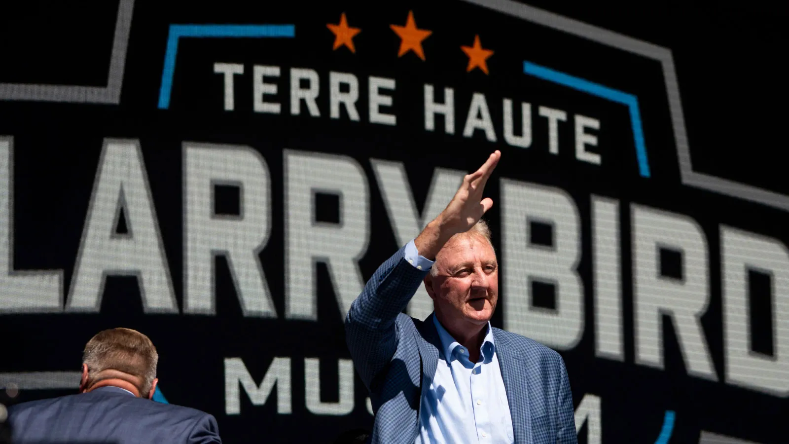 杰夫·蒂格 (Jeff Teague) 的尼古拉·约基奇 (Nikola Jokic) 解释了拉里·伯德 (Larry Bird) 将统治 2026 年的原因