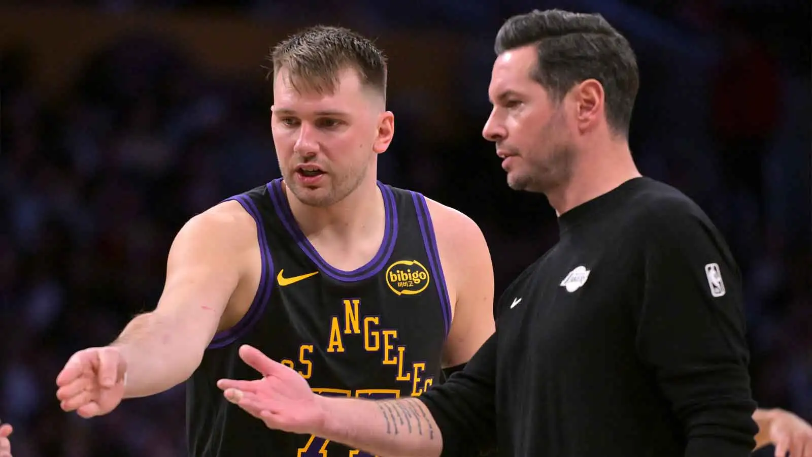 唇语解读 NSFW JJ Redick 和 Luka Doncic 的对抗