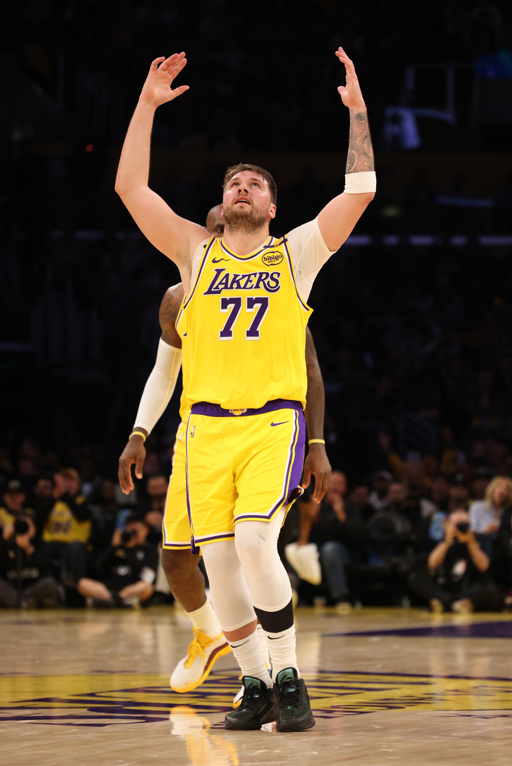 JJ Ruck, Rick Carlisle defend Lakers’ Luka Doncic for streaking play