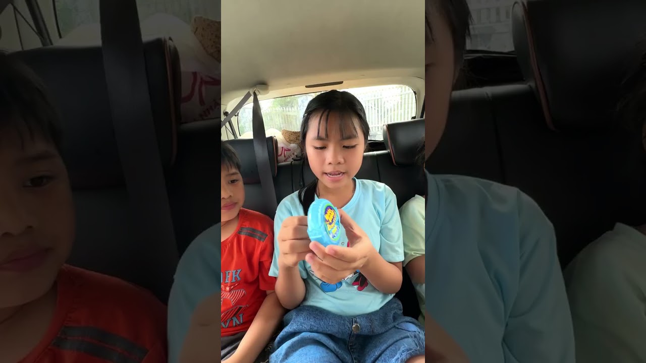 Mẹ Kế Tốt Bụng Lái Xe Ôtô Qua Mỹ Mua Kẹo HubbaBubba #shorts-Mẹ Kế Tốt Bụng Lái Ôtô Sang Mỹ Mua Kẹo Hubba Bubba #shorts