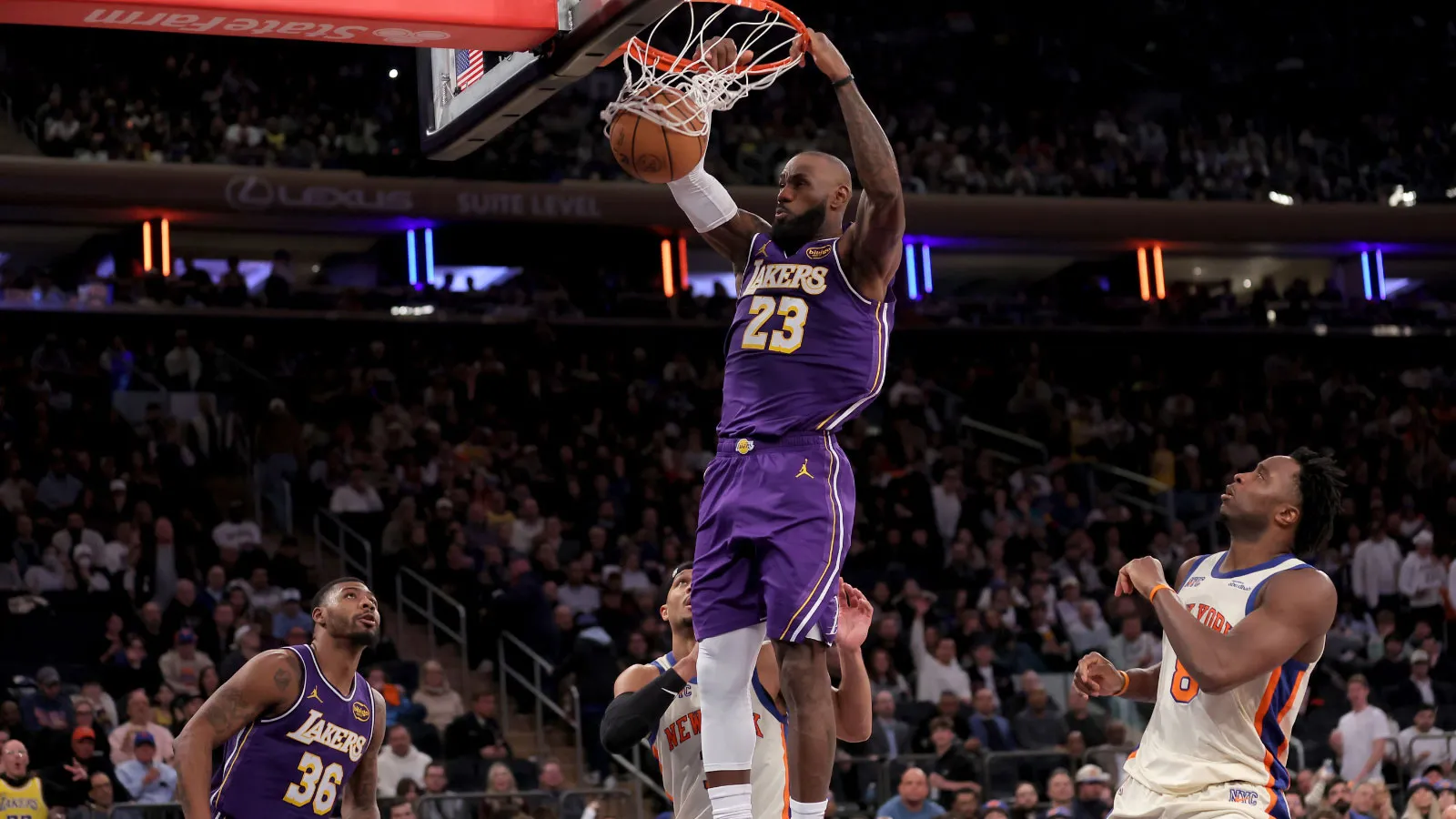 Is LeBron James playing today? lakers vs knicks injury report