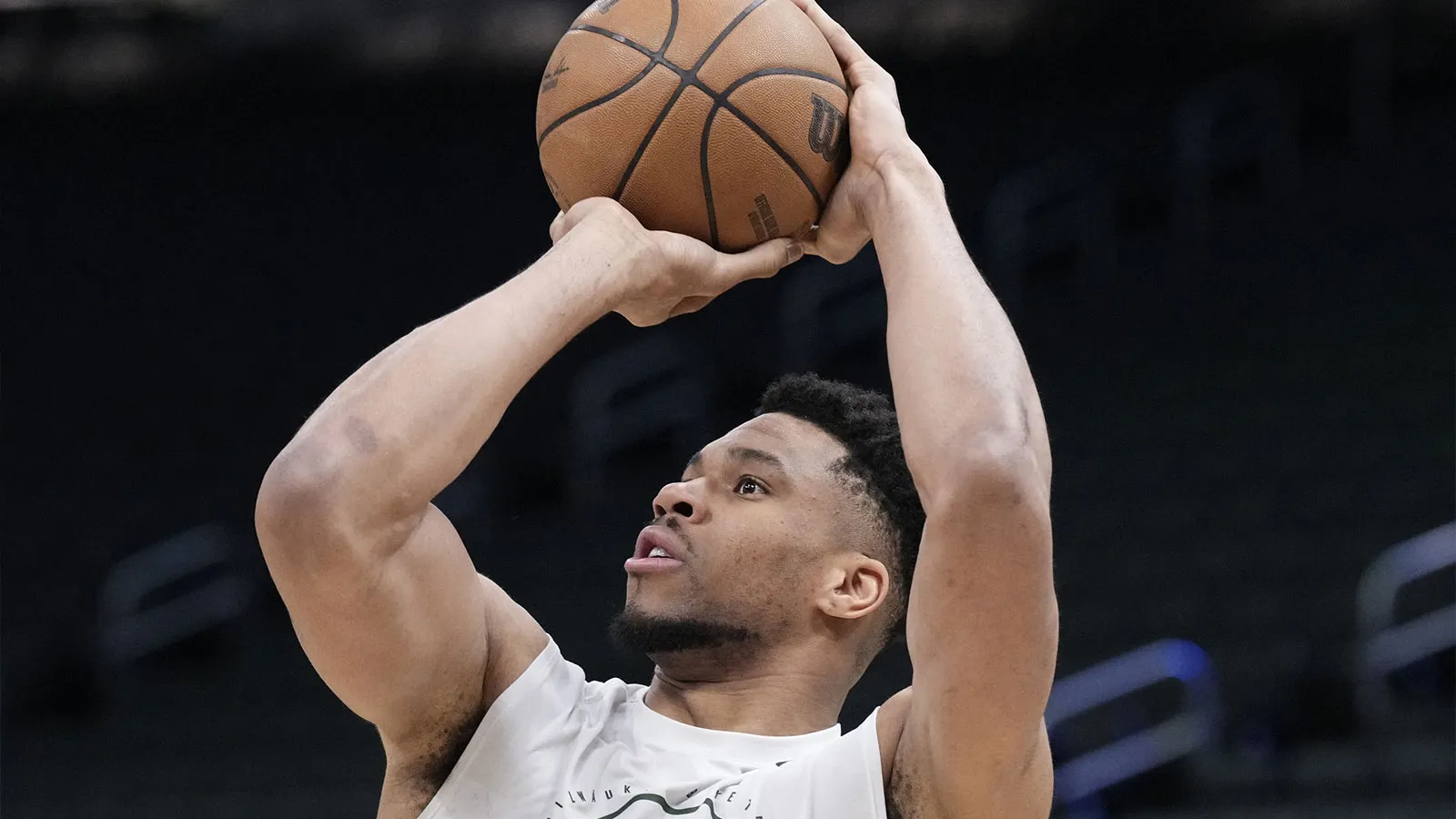 Is Giannis Antetokounmpo playing tonight? bucks vs magic injury report