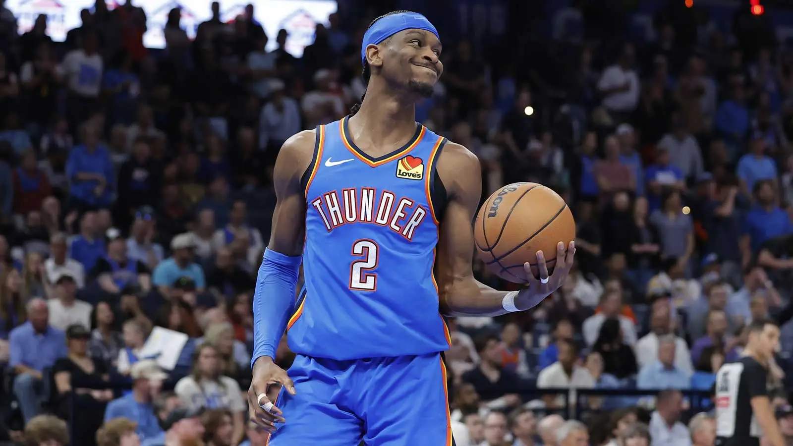 谢伊·吉尔杰斯·亚历山大追平威尔特·张伯伦的 NBA 纪录