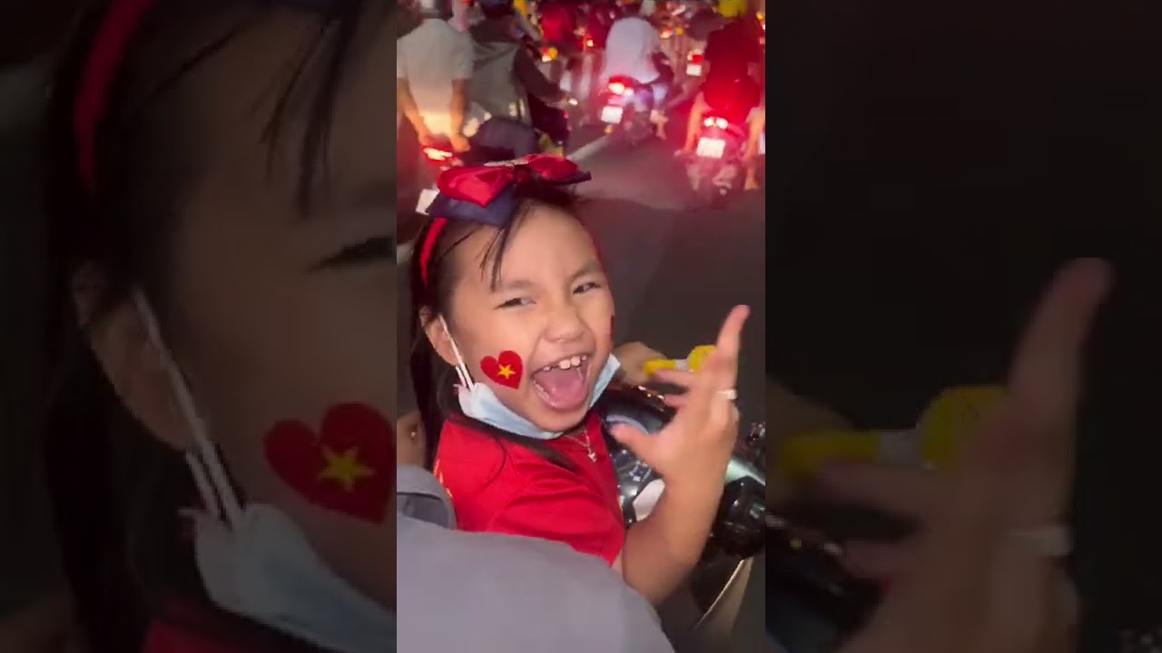 Mẹ Sẽ Giúp Con Hiểu Việt Nam Chiến Thắng Là Như Thế Nào? #shorts #trucantv #trucantvshorts-Mẹ Sẽ Giúp Con Hiểu Việt Nam Chiến Thắng Là Như Thế Nào? #Shorts