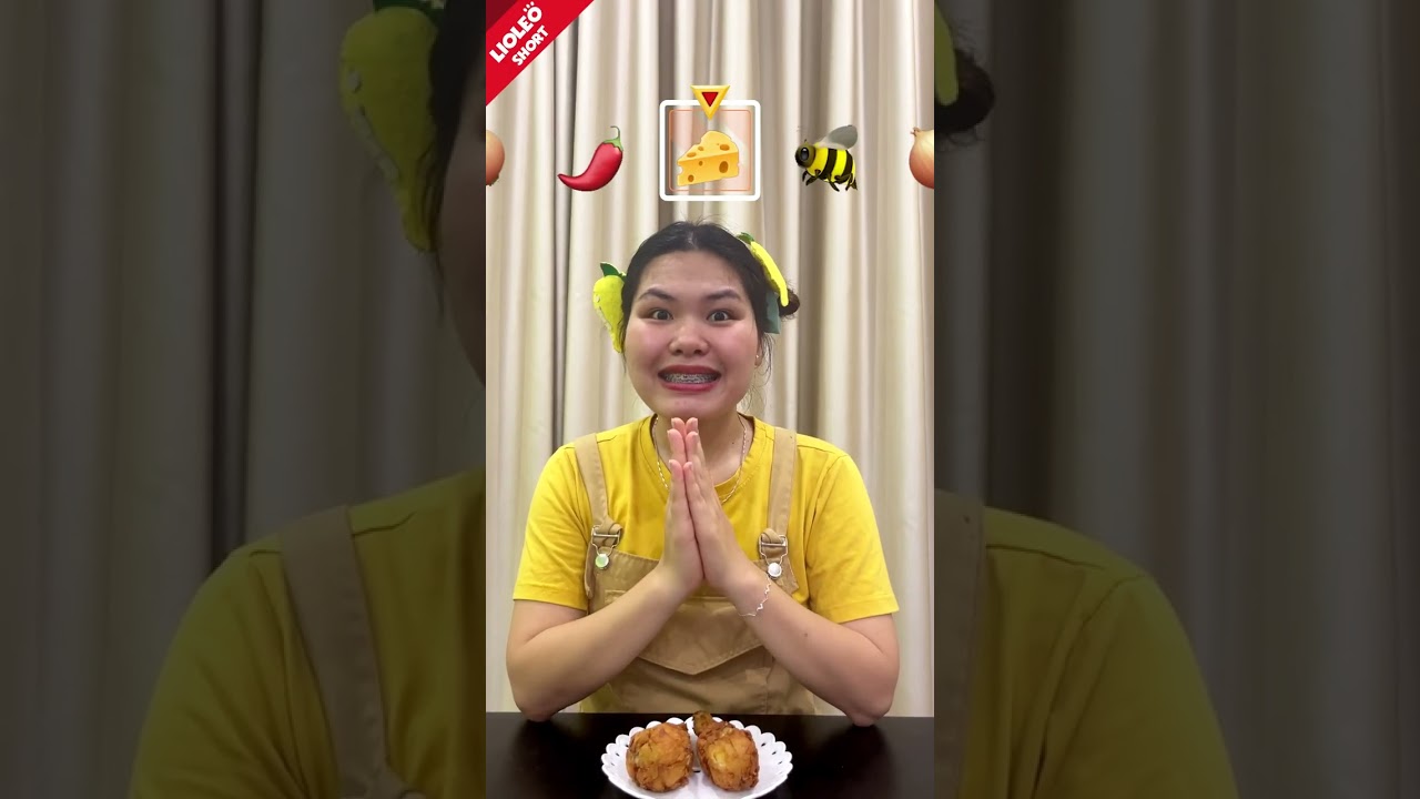 Andee Xoài ăn GÀ RÁN theo emoji – Lần đầu chấm sốt kem hành?!!! #lioleo #shorts-Andee Xoài Thử Thách Ăn Gà Rán Theo Emoji & Sốt Kem Hành | Lioleo Shorts