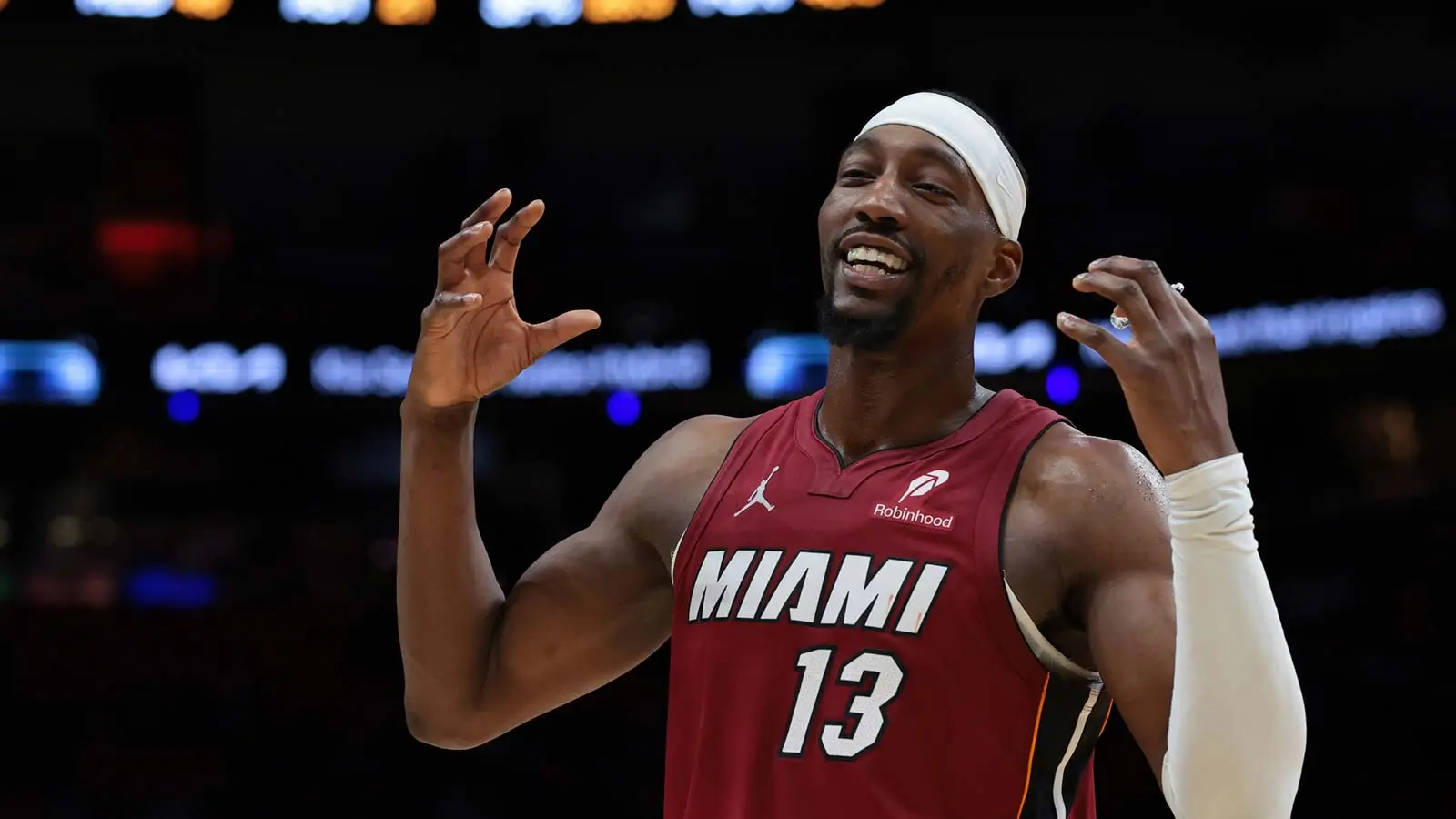 巴姆·阿德巴約 (Bam Adebayo) 追隨科比·布萊恩特 (Kobe Bryant) 的 X 頁面，狂砍 83 分