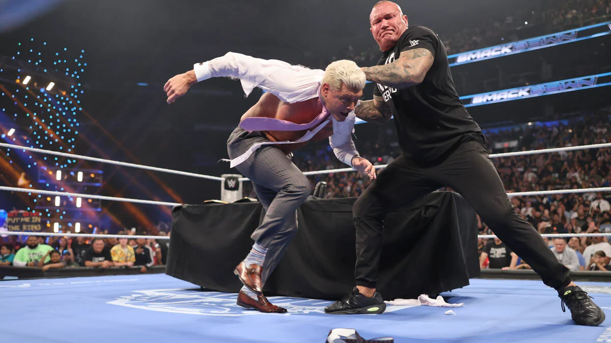 兰迪·奥顿 (Randy Orton) 对科迪·罗兹 (Cody Rhodes) 的 SmackDown 转变最适合商业的 5 个原因