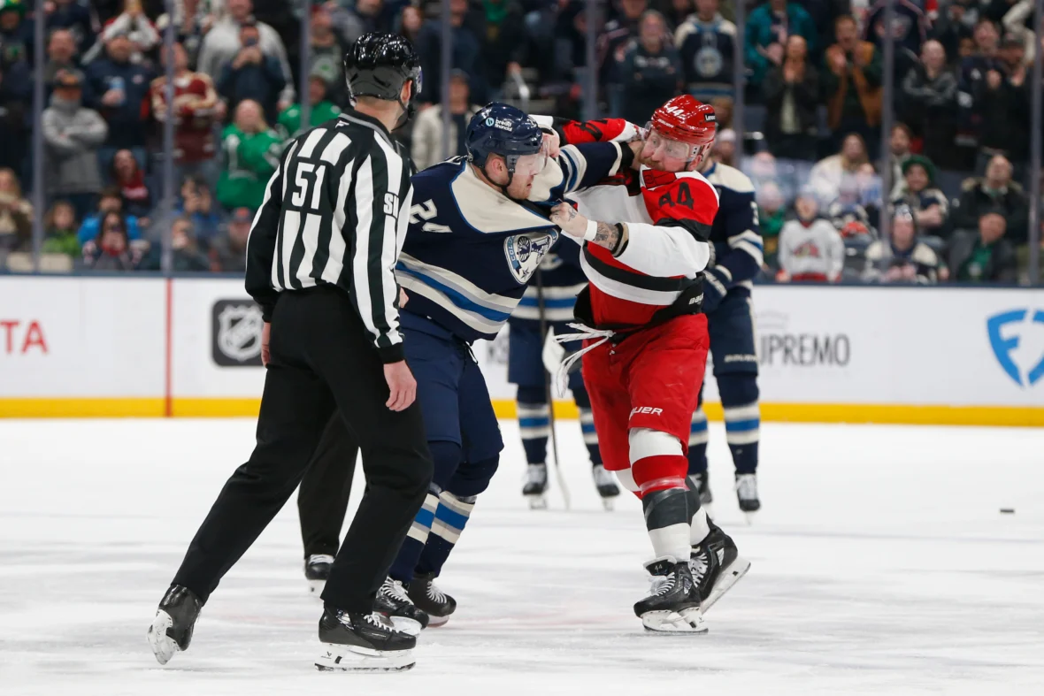 Nick Deslauriers battles Mathieu Ollivier in Hurricane debut