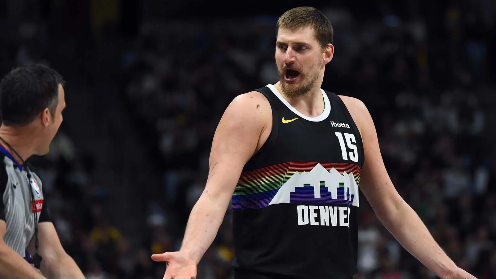 尼古拉·约基奇对阵 76 人队的上半场怪异与 NBA 历史上的另外 2 场比赛相似