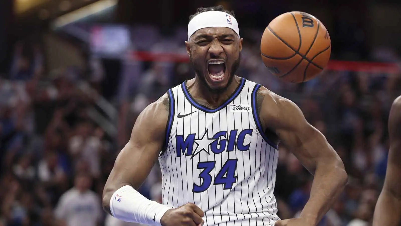 Why did Wendell Carter Jr. discuss the injury report late vs. Hornets?