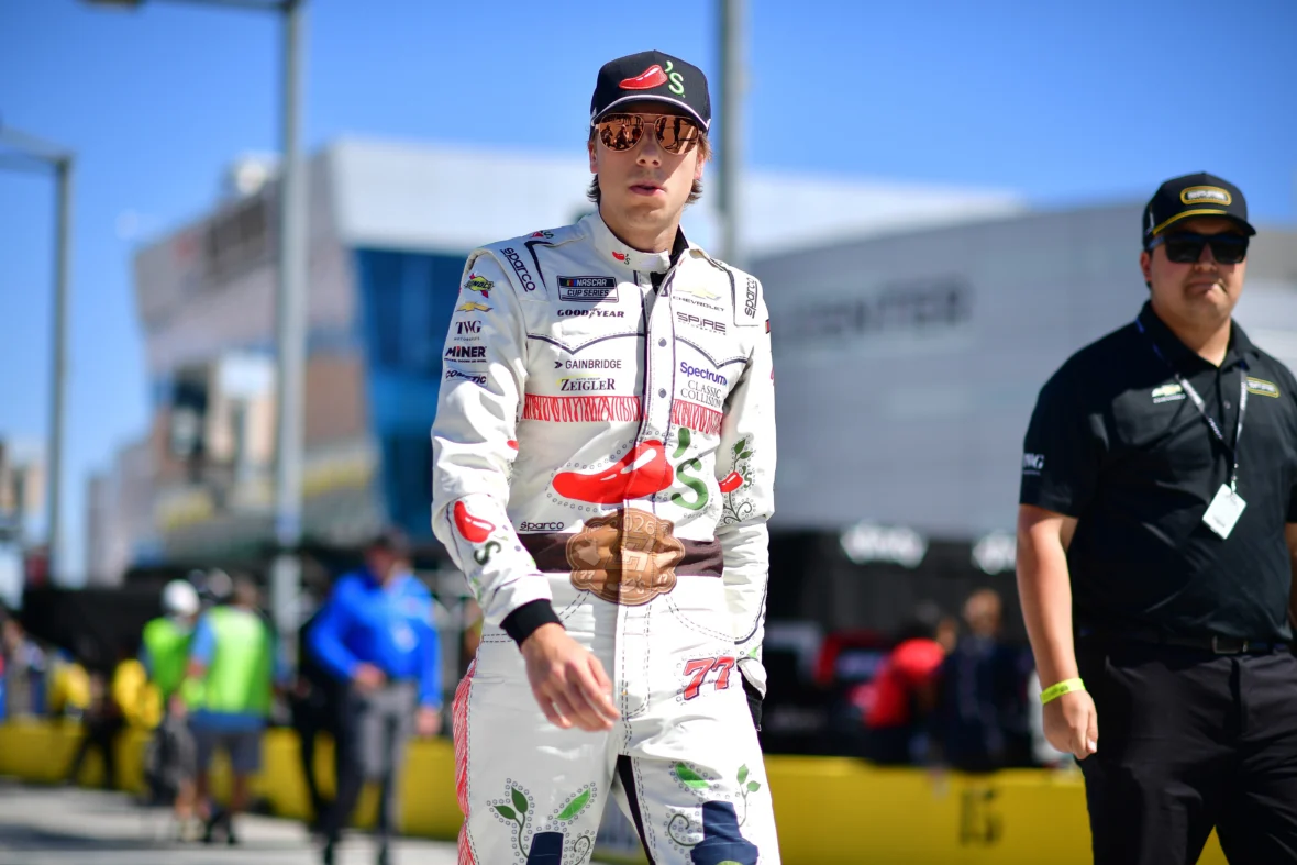 卡森·霍切瓦 (Carson Hocevar) 谈到与 NASCAR 传奇人物的比较