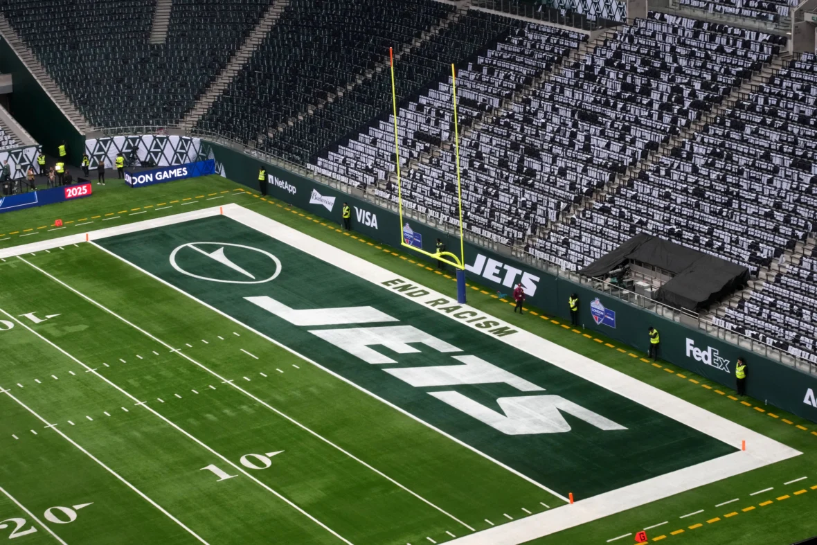 The New York Jets tried trading for another QB before Geno Smith