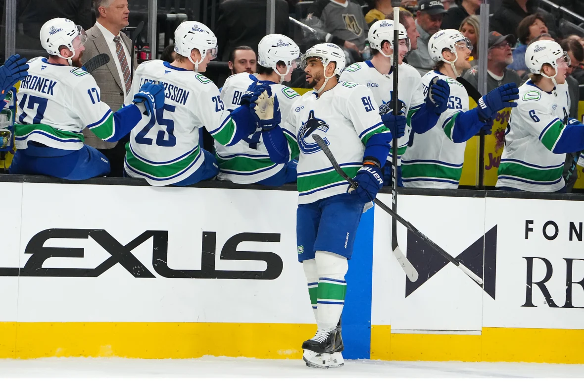 凯恩的第 1000 场 NHL 比赛中，温哥华加人队以 4-2 落败
