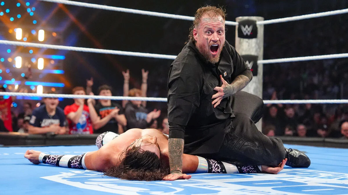 WWE 在 SmackDown 上荒謬地過度使用 Jelly Roll 在主賽事中適得其反
