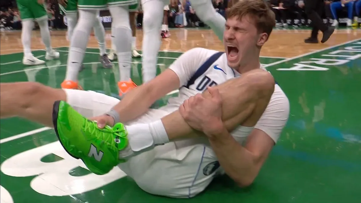 It appears Cooper Flagg suffered an injury in the homecoming game vs. the Celtics