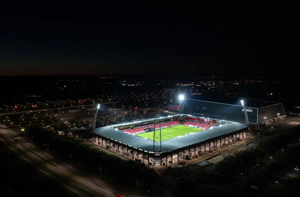 Manchester United and Liverpool were in the same place last night – the fight may continue