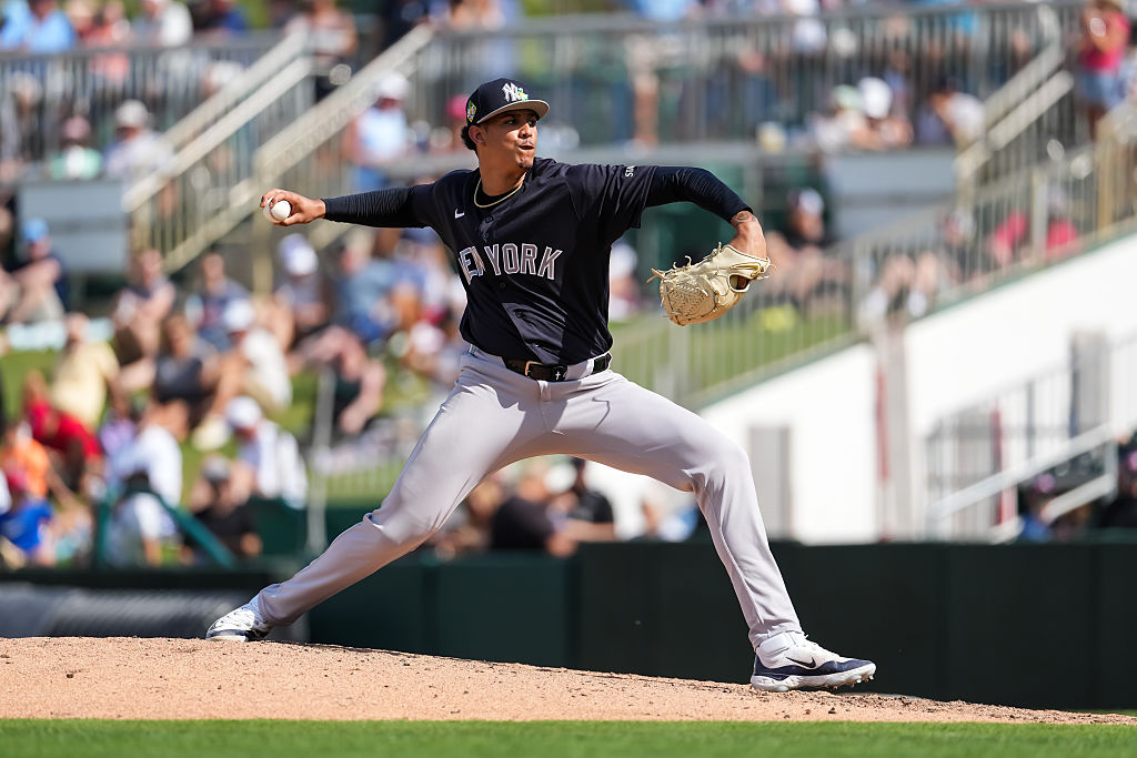 洋基隊的頂級新秀卡洛斯·拉格朗日在 MLB 時間的最佳投籃