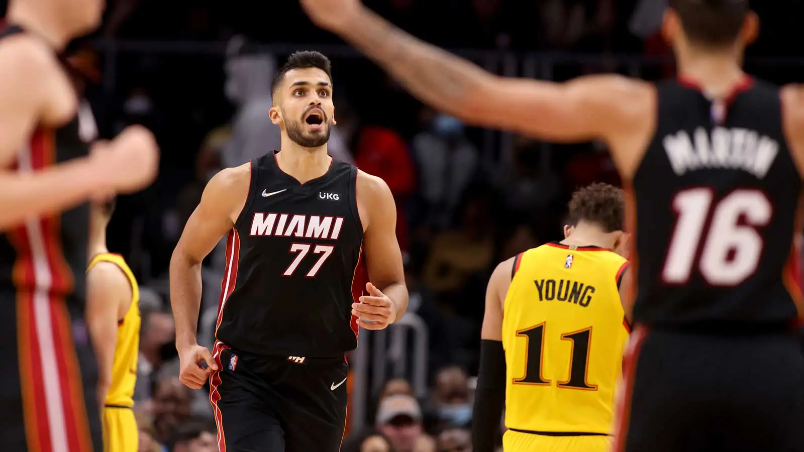 Golden State agrees to contract with ex-Heat center