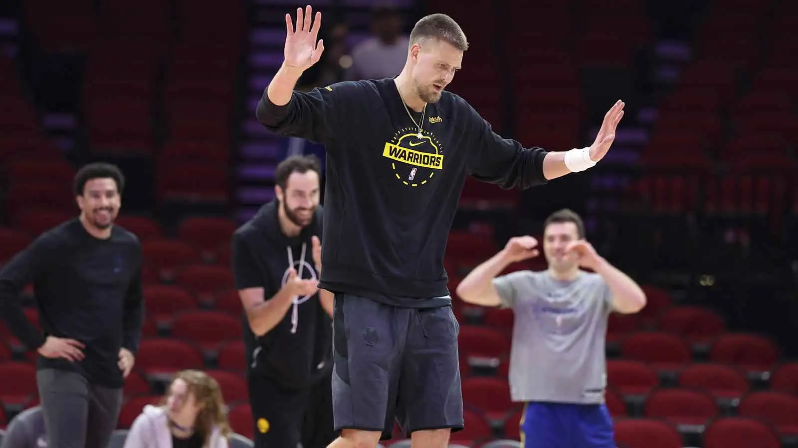 Kristaps Porzingis will play vs. Bulls, Draymond Green according to injury report