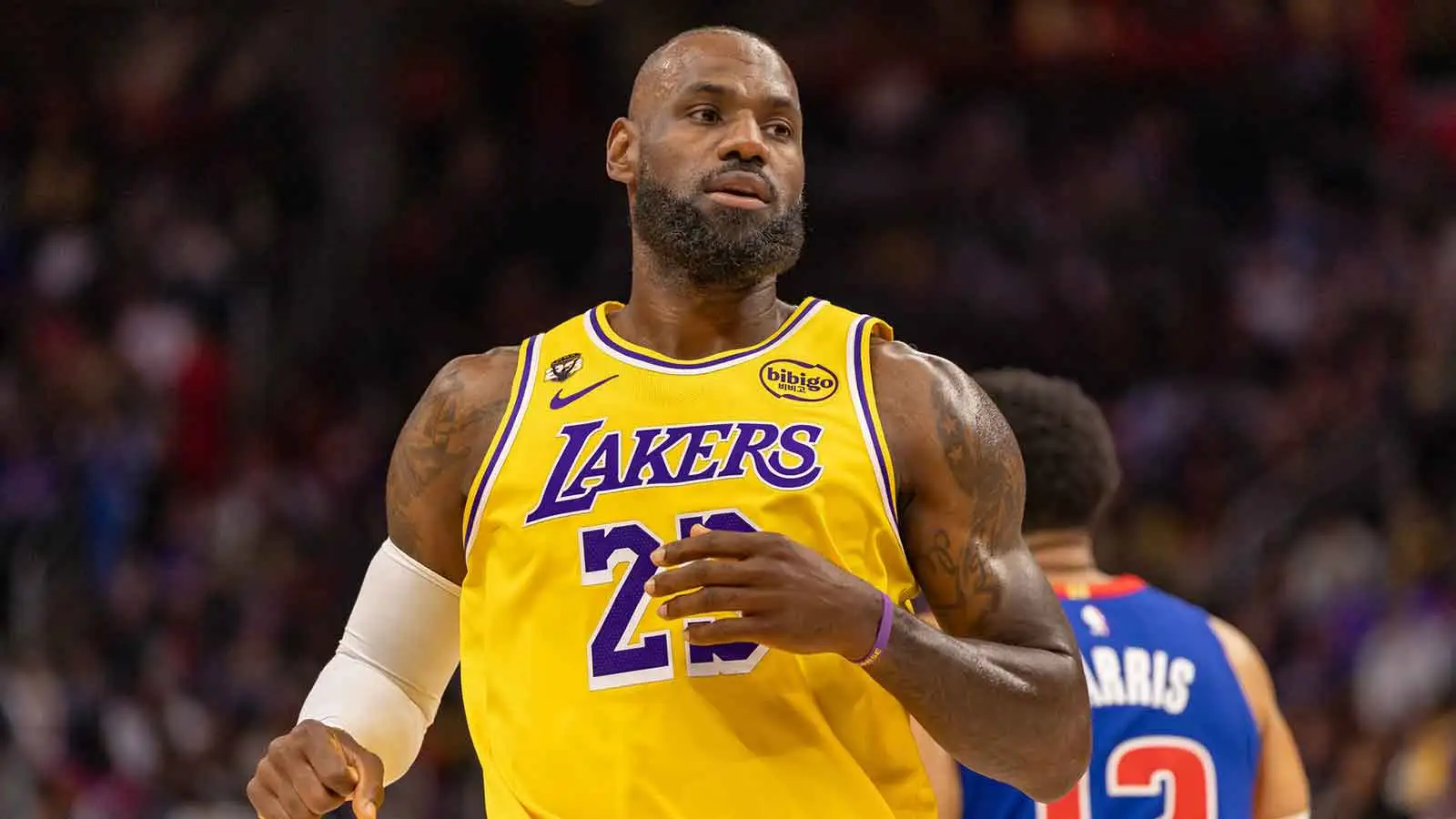 JJ Redick looks at the disappointing side of LeBron James’ first half vs. the Pistons