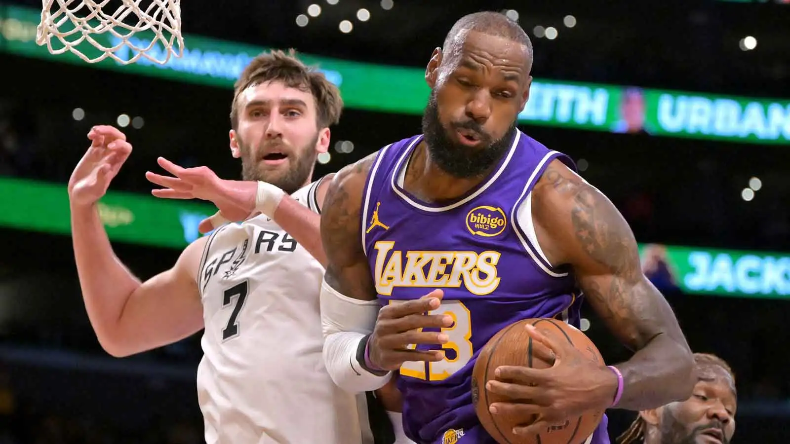 LeBron James makes fun of Luke Cornette-Magic City interview