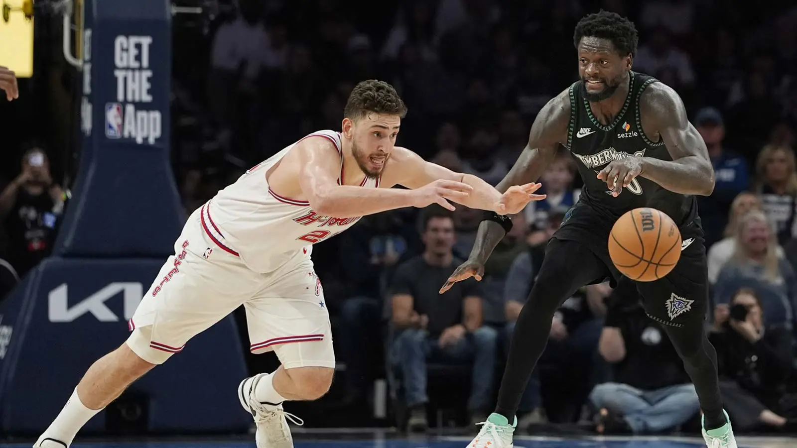 Julius Randle takes NSFW shot at Scott Foster after wild win