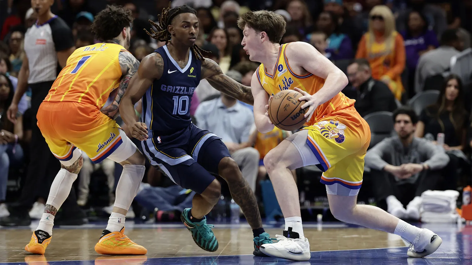 Is Kon Knuppel playing tonight? Hornets vs Kings injury report
