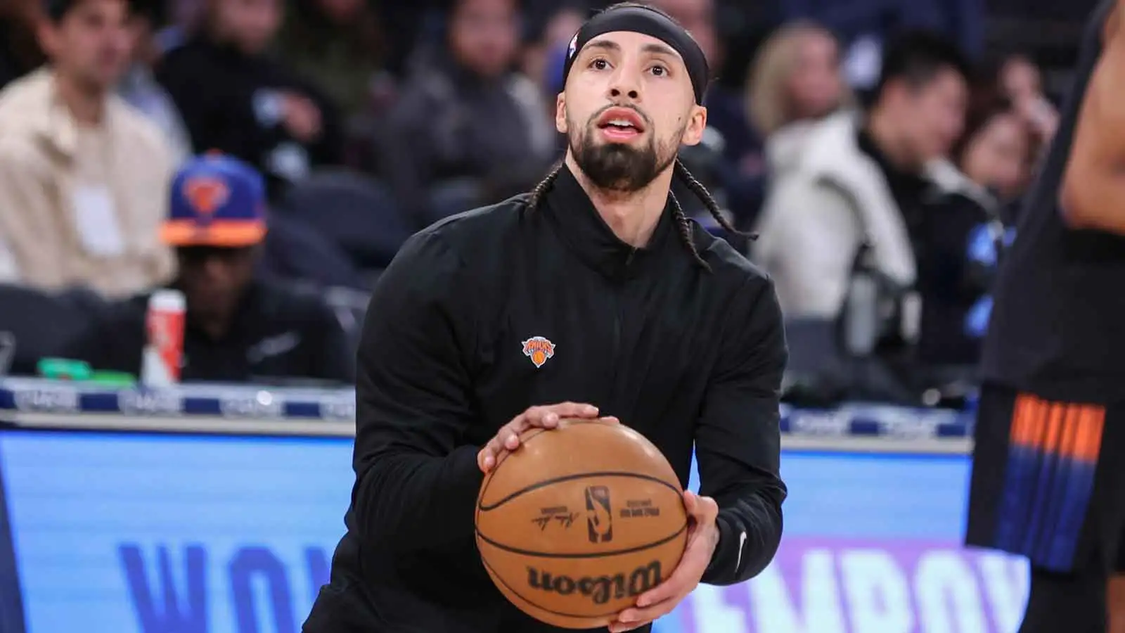 Watch Jose Alvarado’s heartwarming moment with the Pelicans before the game