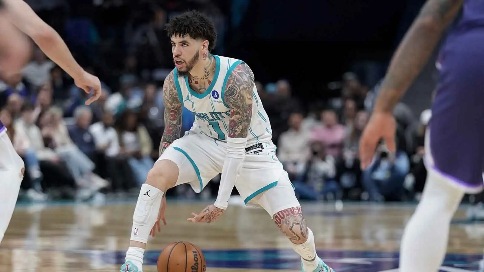 LaMelo Ball passes Dell Curry on all-time list in win against Kings