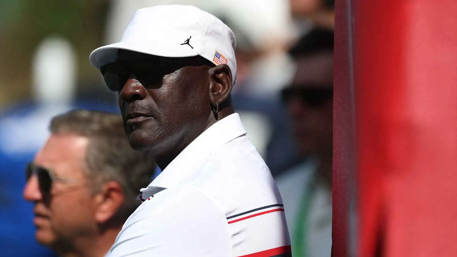 Michael Jordan’s first Sports Illustrated cover sets record with 6-figure sale at auction