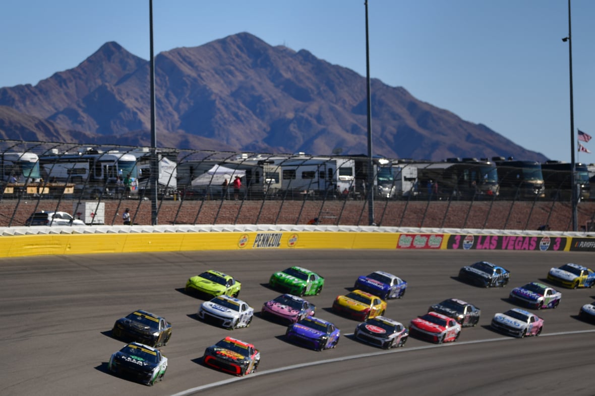 WWE 明星被任命为 NASCAR 拉斯维加斯比赛荣誉配速车车手