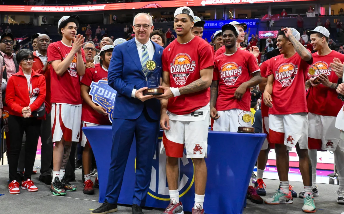 NCAA 锦标赛前 20 名球星排名，包括 Darius Acuff 和 Cam Boozer