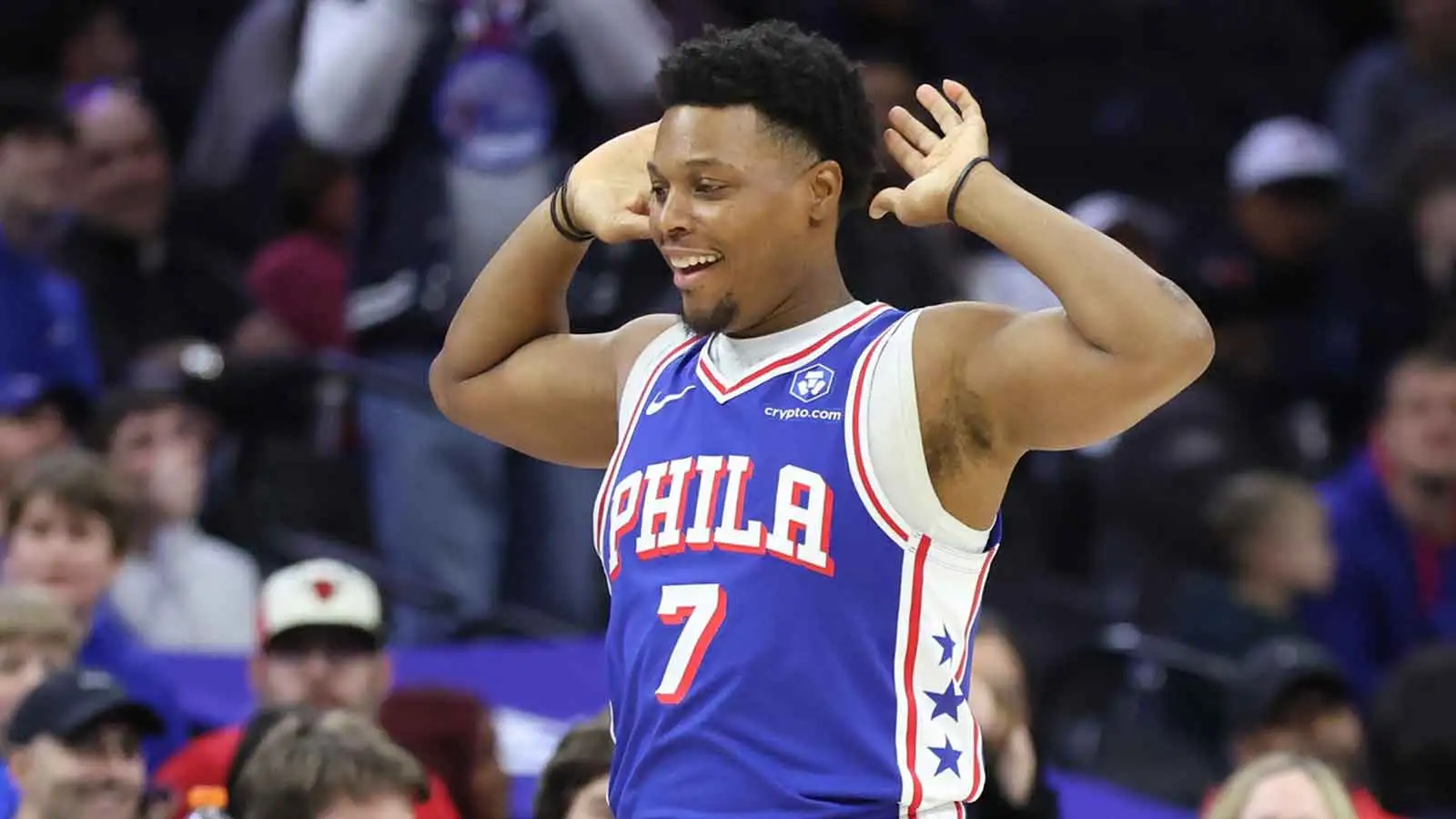 Fans get excited as they check out Kyle Lowry vs. Bulls 40th birthday
