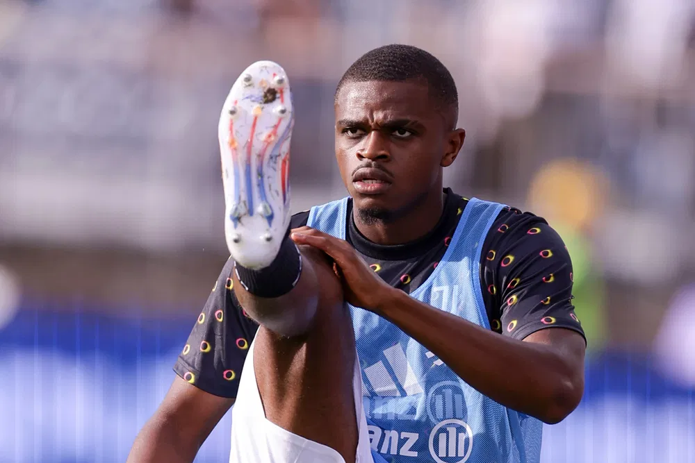 Newcastle United and Manchester City officials travel for transfers
