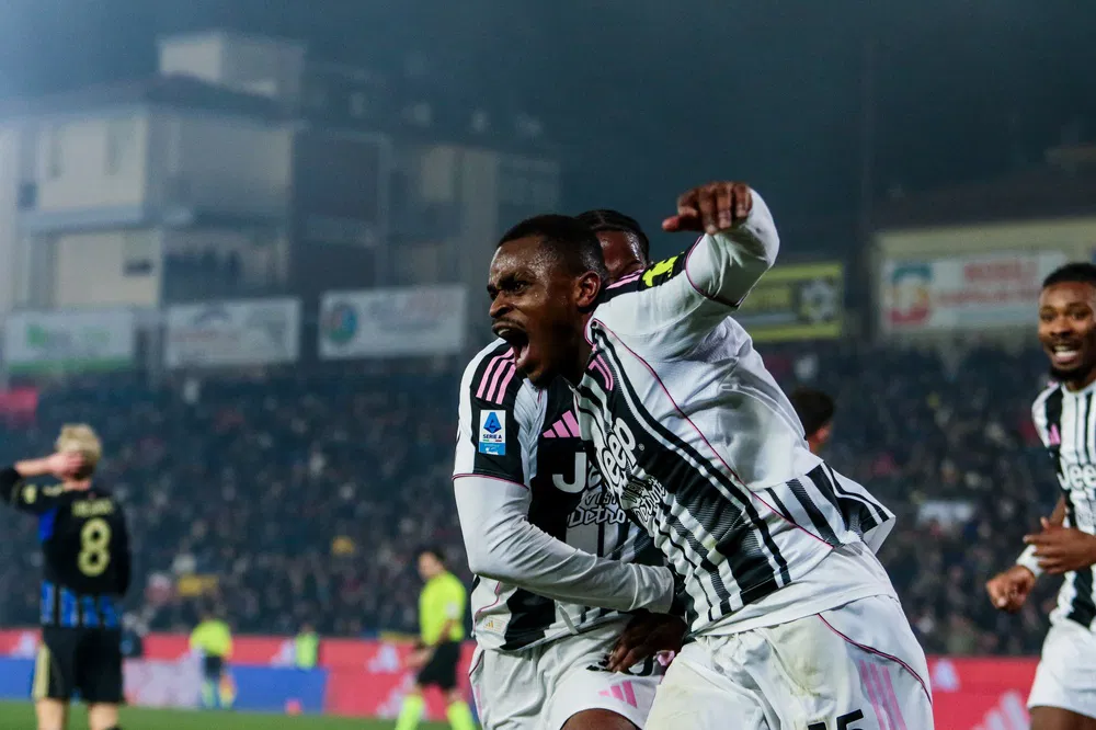 Manchester United and Liverpool ahead in transfer battle for defender – Red Devils act first