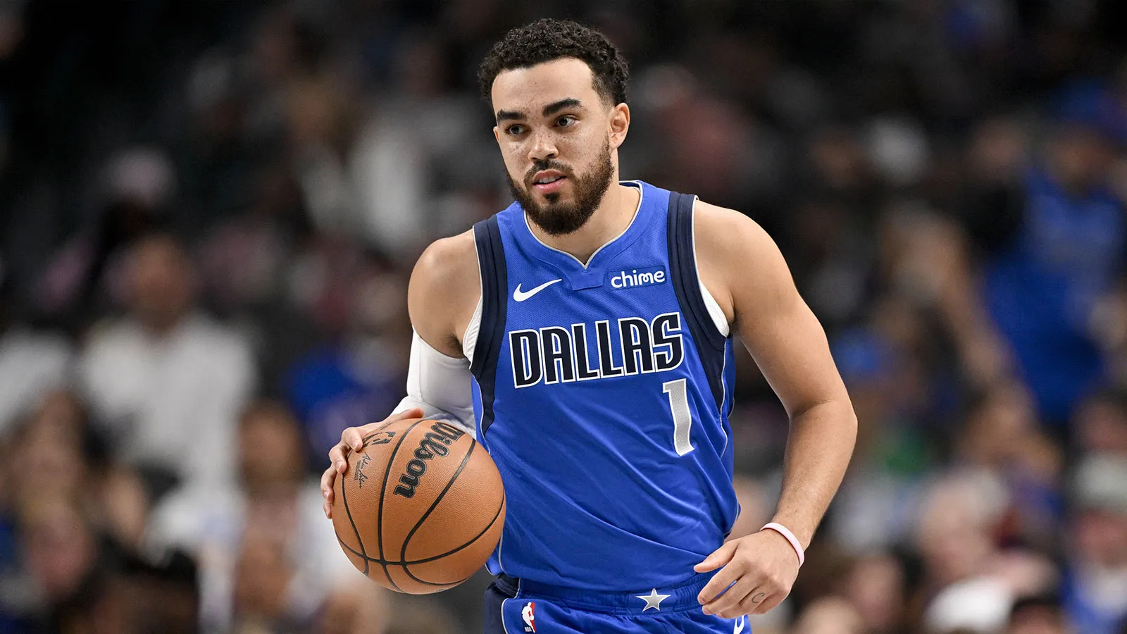 Denver signs Tyus Jones after Mavericks exit