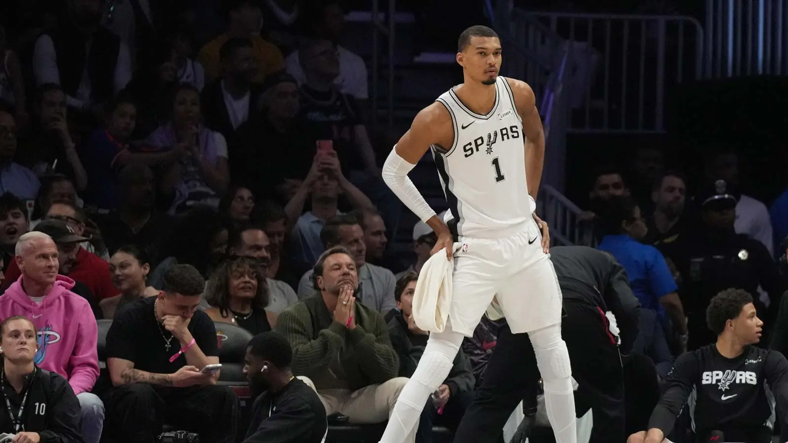 Victor Wembanyama accomplishes absurd NBA feat not seen in 4 decades