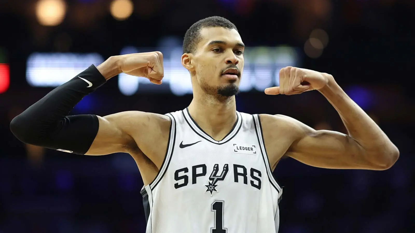 温班亚马在三节比赛中的表现使他在 NBA 排行榜上名列前茅